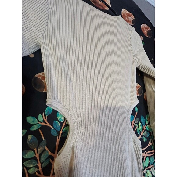 Dissh beige ribbed cutout Sleeved Midi Dress - Picture 5 of 5
